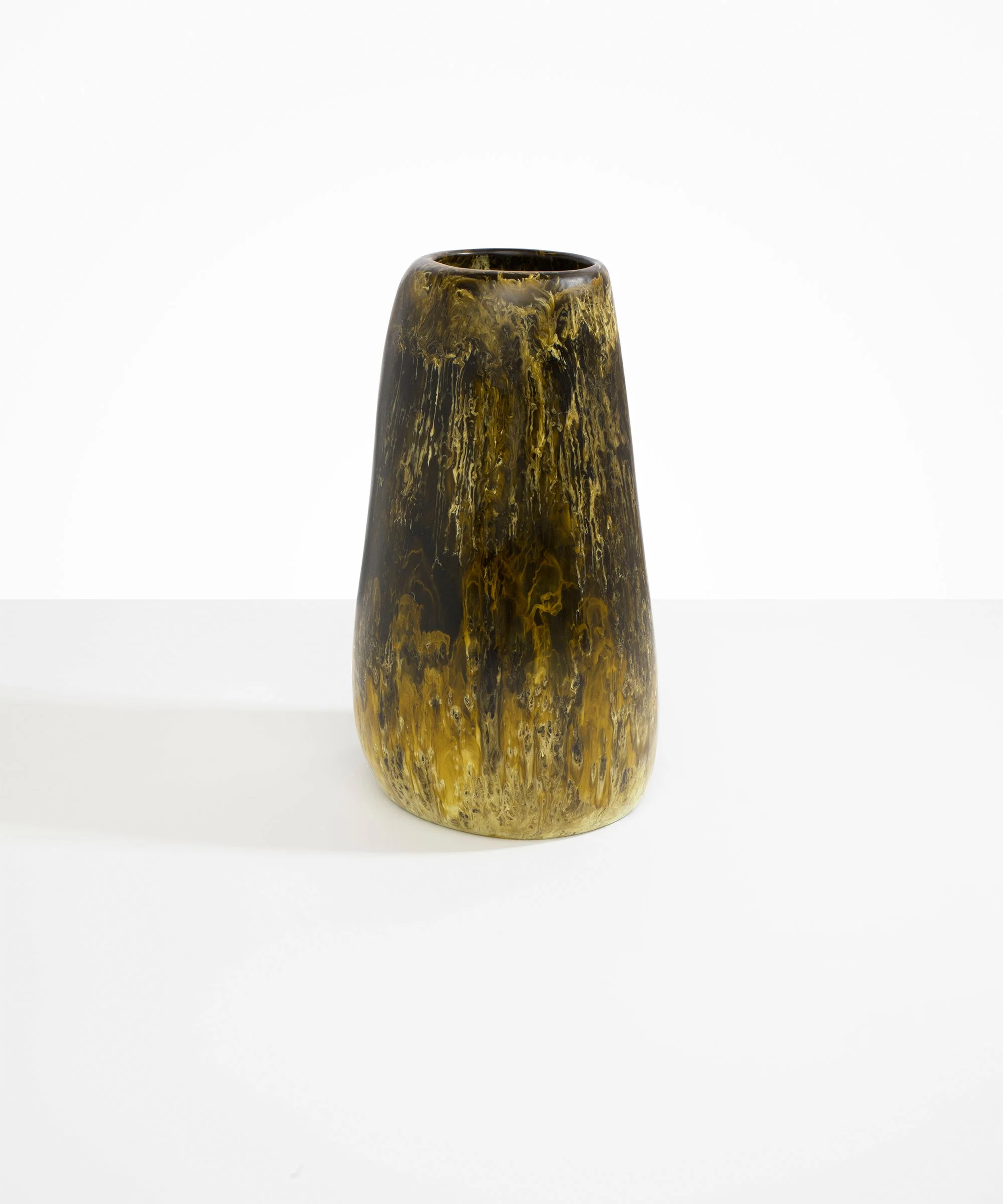 Grand Pebble Vase - Image 16