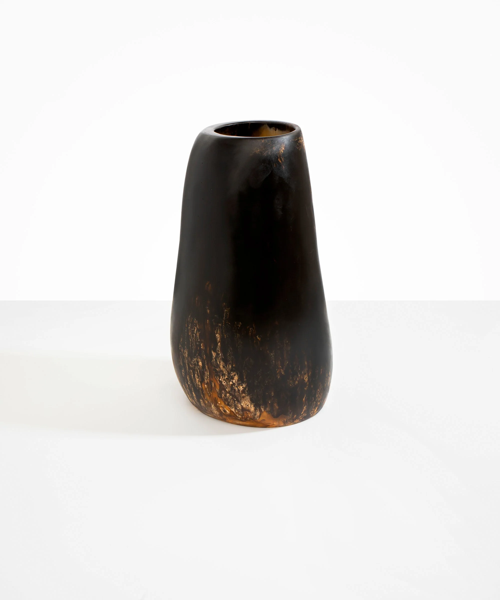 Grand Pebble Vase - Image 28