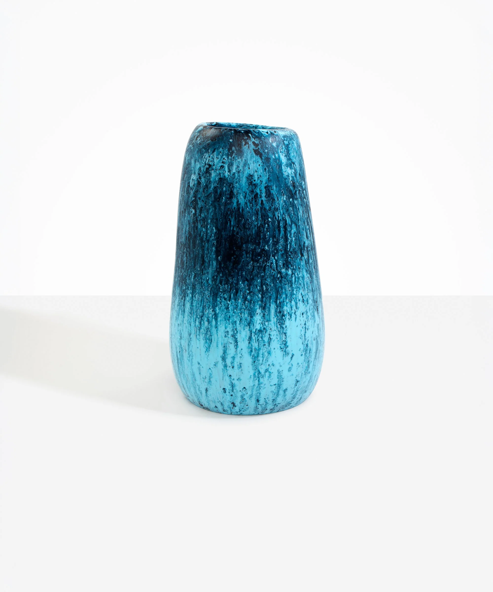 Grand Pebble Vase - Image 37